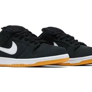 Nike SB dunk low pro black Men’s 9 Women’s 10.5
